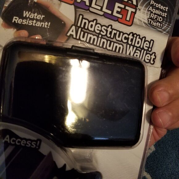 Aluma Wallet as seen on tv open package never used - Picture 6 of 6